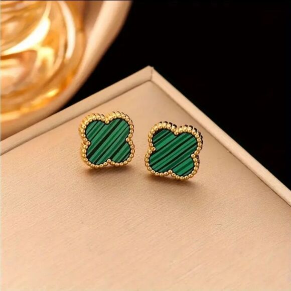14k Gold Plated Clover Earrings New - Picture 1 of 5